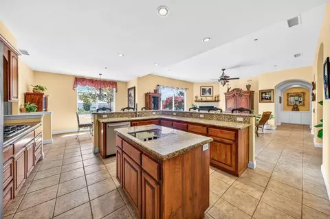 Kitchen - 40487 Rock Mountain Dr, Fallbrook, CA 92028 photo 1 of 9
