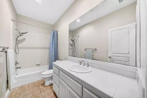 Bath - 40487 Rock Mountain Dr, Fallbrook, CA 92028 photo 3 of 4