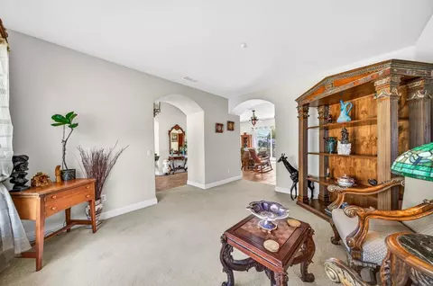 Entry Way - 40487 Rock Mountain Dr, Fallbrook, CA 92028 photo 4 of 10