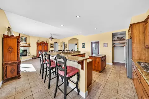 Kitchen - 40487 Rock Mountain Dr, Fallbrook, CA 92028 photo 3 of 9