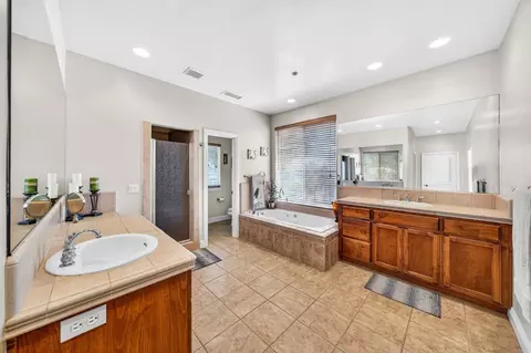 Bath - 40487 Rock Mountain Dr, Fallbrook, CA 92028 photo 1 of 4