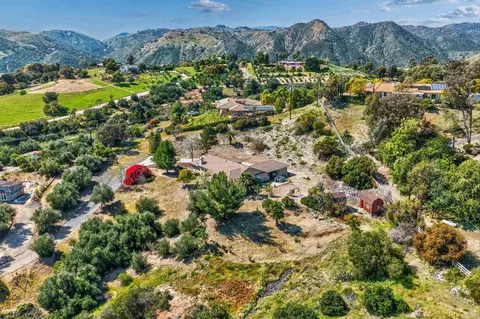View/Area - 40487 Rock Mountain Dr, Fallbrook, CA 92028 photo 7 of 8