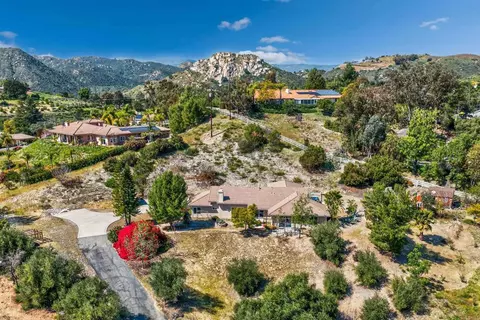 View/Area - 40487 Rock Mountain Dr, Fallbrook, CA 92028 photo 4 of 8