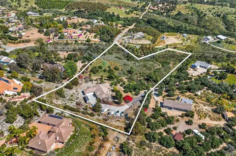 View/Area - 40487 Rock Mountain Dr, Fallbrook, CA 92028 photo 2 of 8