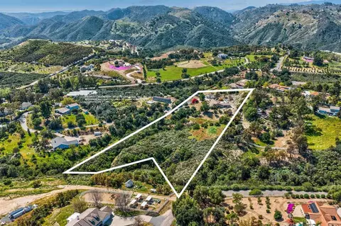 View/Area - 40487 Rock Mountain Dr, Fallbrook, CA 92028 photo 5 of 8