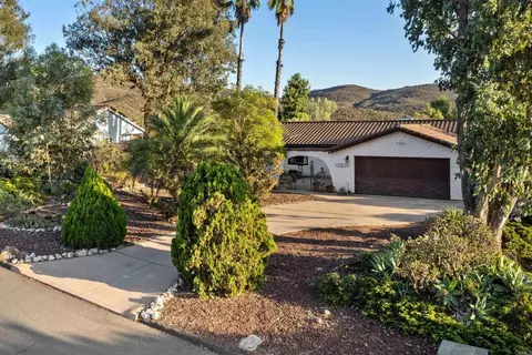25811 Bellemore Dr, Ramona, CA 92065