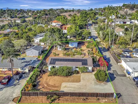 732 Osborne St, Vista, CA 92084