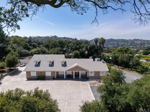 10166 Rancho Roble Rd, Escondido, CA 92026