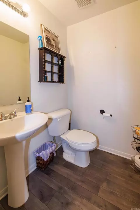 Bath - 2402 Barbara St, Imperial, CA 92251 photo 1 of 4