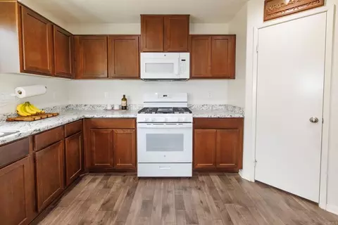 Kitchen - 2402 Barbara St, Imperial, CA 92251 photo 4 of 4