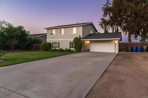 435 W Hawthorne St, Fallbrook, CA 92028