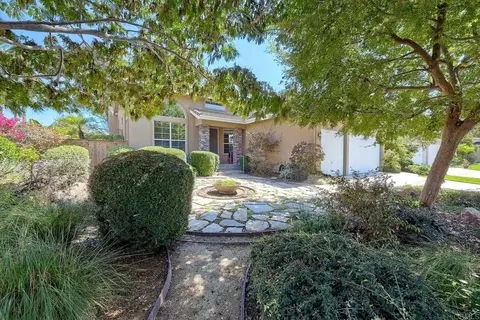 5141 Palmera Dr, Oceanside, CA 92056