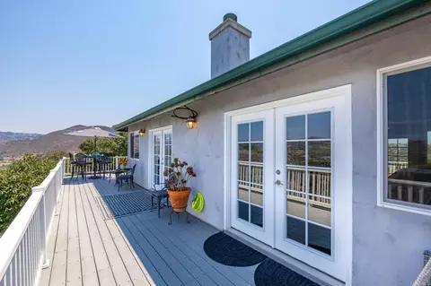 Exterior - 2125 Puerto Del Mundo, Fallbrook, CA 92028 photo 5 of 13