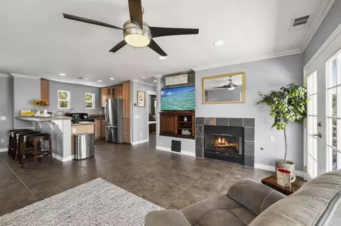 Living - 2125 Puerto Del Mundo, Fallbrook, CA 92028 photo 1 of 3