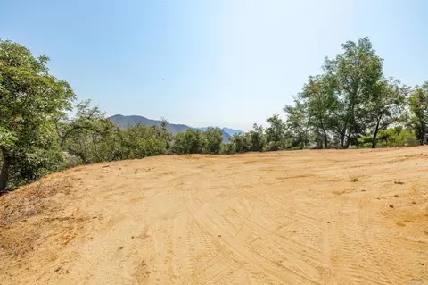 Exterior - 2125 Puerto Del Mundo, Fallbrook, CA 92028 photo 11 of 13
