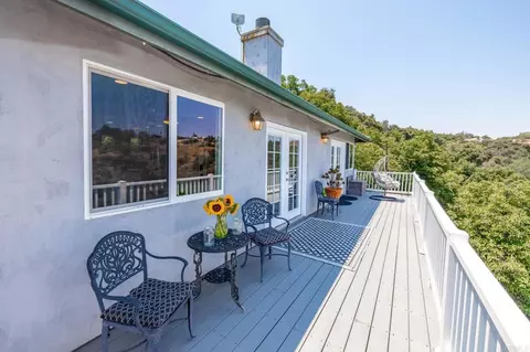 Exterior - 2125 Puerto Del Mundo, Fallbrook, CA 92028 photo 9 of 13