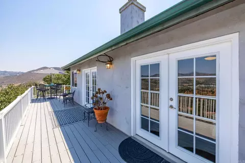 Exterior - 2125 Puerto Del Mundo, Fallbrook, CA 92028 photo 3 of 13