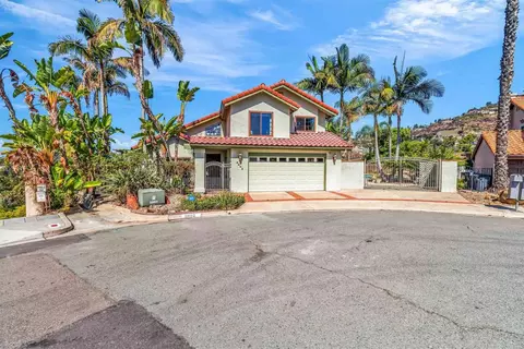 9802 Lyncarol Dr, La Mesa, CA 91941
