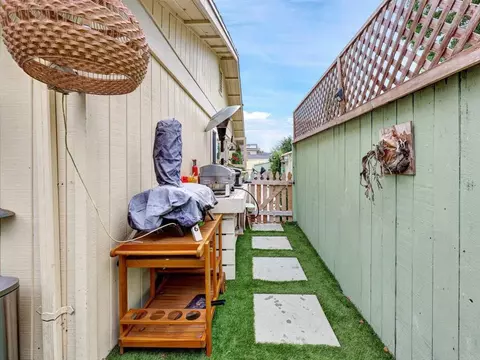 Exterior - 1824 Eastwood Ln, Encinitas, CA 92024 photo 4 of 6