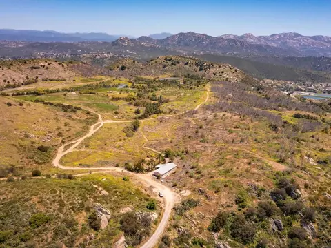 View/Area - 214 Creelman Ln, Ramona, CA 92065 photo 3 of 32