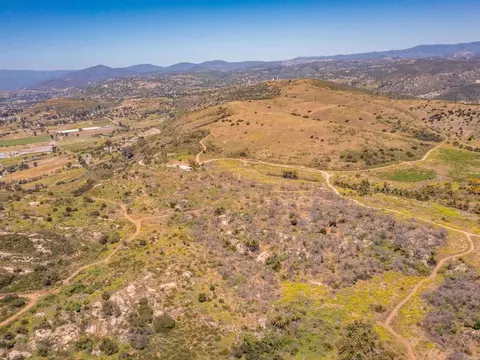 View/Area - 214 Creelman Ln, Ramona, CA 92065 photo 10 of 32