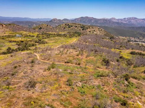 View/Area - 214 Creelman Ln, Ramona, CA 92065 photo 14 of 32