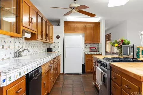Kitchen - 3264 Shearer Xing, Fallbrook, CA 92028 photo 2 of 3