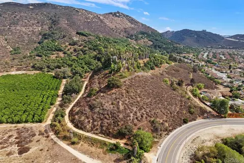 View/Area - 3264 Shearer Xing, Fallbrook, CA 92028 photo 3 of 9