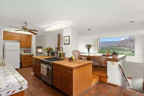 Kitchen - 3264 Shearer Xing, Fallbrook, CA 92028 photo 1 of 3