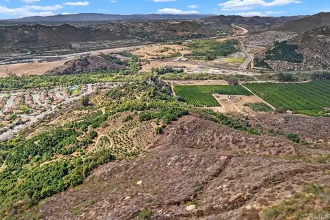View/Area - 3264 Shearer Xing, Fallbrook, CA 92028 photo 8 of 9