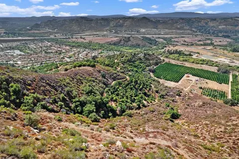 View/Area - 3264 Shearer Xing, Fallbrook, CA 92028 photo 6 of 9