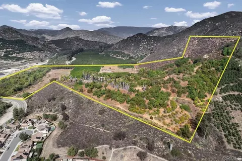 View/Area - 3264 Shearer Xing, Fallbrook, CA 92028 photo 9 of 9
