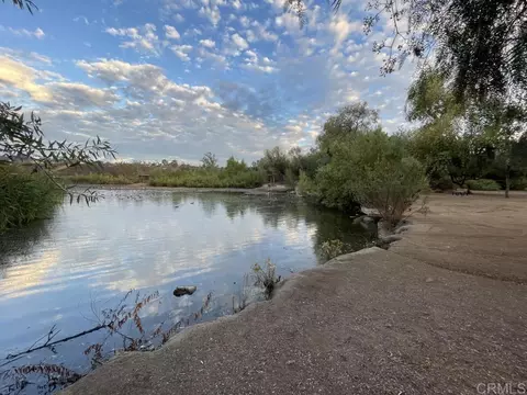 View/Area - 303 Amparo Dr, Escondido, CA 92025 photo 3 of 4