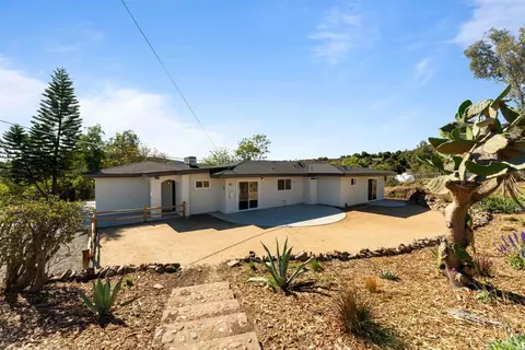 3781 Buena Creek Rd, Vista, CA 92084