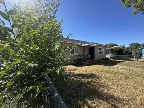 127 W 5th Ave, Escondido, CA 92025