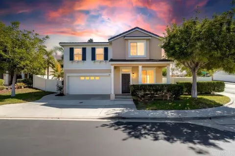907 Westport Ln, Vista, CA 92084