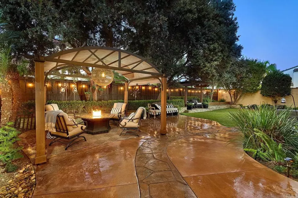  2588 Ingleton Ave, Carlsbad, CA 92009 photo 2