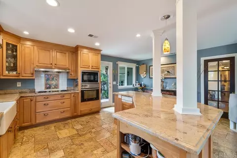 Kitchen - 2719 Via Del Robles, Fallbrook, CA 92028 photo 2 of 7