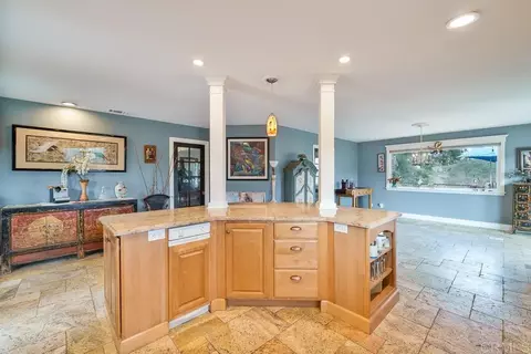 Kitchen - 2719 Via Del Robles, Fallbrook, CA 92028 photo 6 of 7