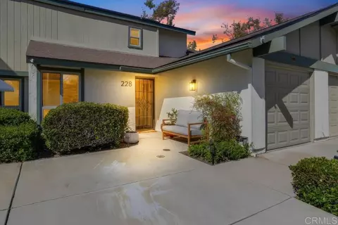 228 Crestview Gln, Escondido, CA 92026