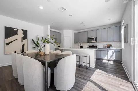 839 Brookdale Dr, Vista, CA 92081