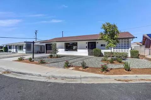 520 Palmer Dr, Hemet, CA 92543