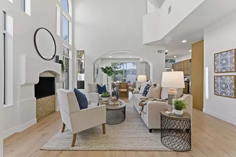 4615 Da Vinci St, San Diego, CA 92130