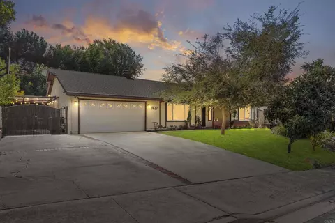 1427 Kingston Dr, Escondido, CA 92027