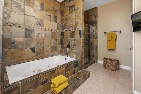 Bath - 2016 S Grade Rd, Alpine, CA 91901 photo 1 of 3