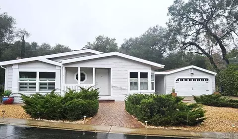 8975 Lawrence Welk Dr #7, Escondido, CA 92026