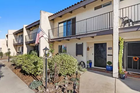 662 Bel Air Dr W, Vista, CA 92084
