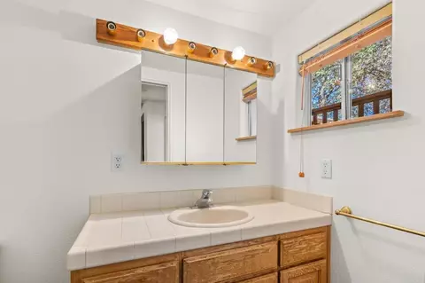 Bath - 3102 Pera Alta Dr, Julian, CA 92036 photo 4 of 4