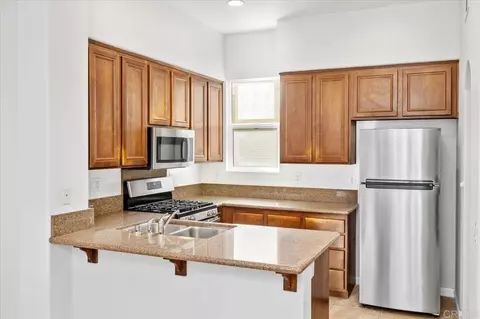 404 Almond Rd, San Marcos, CA 92078