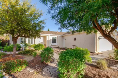 2132 Savona Ct, Vista, CA 92084